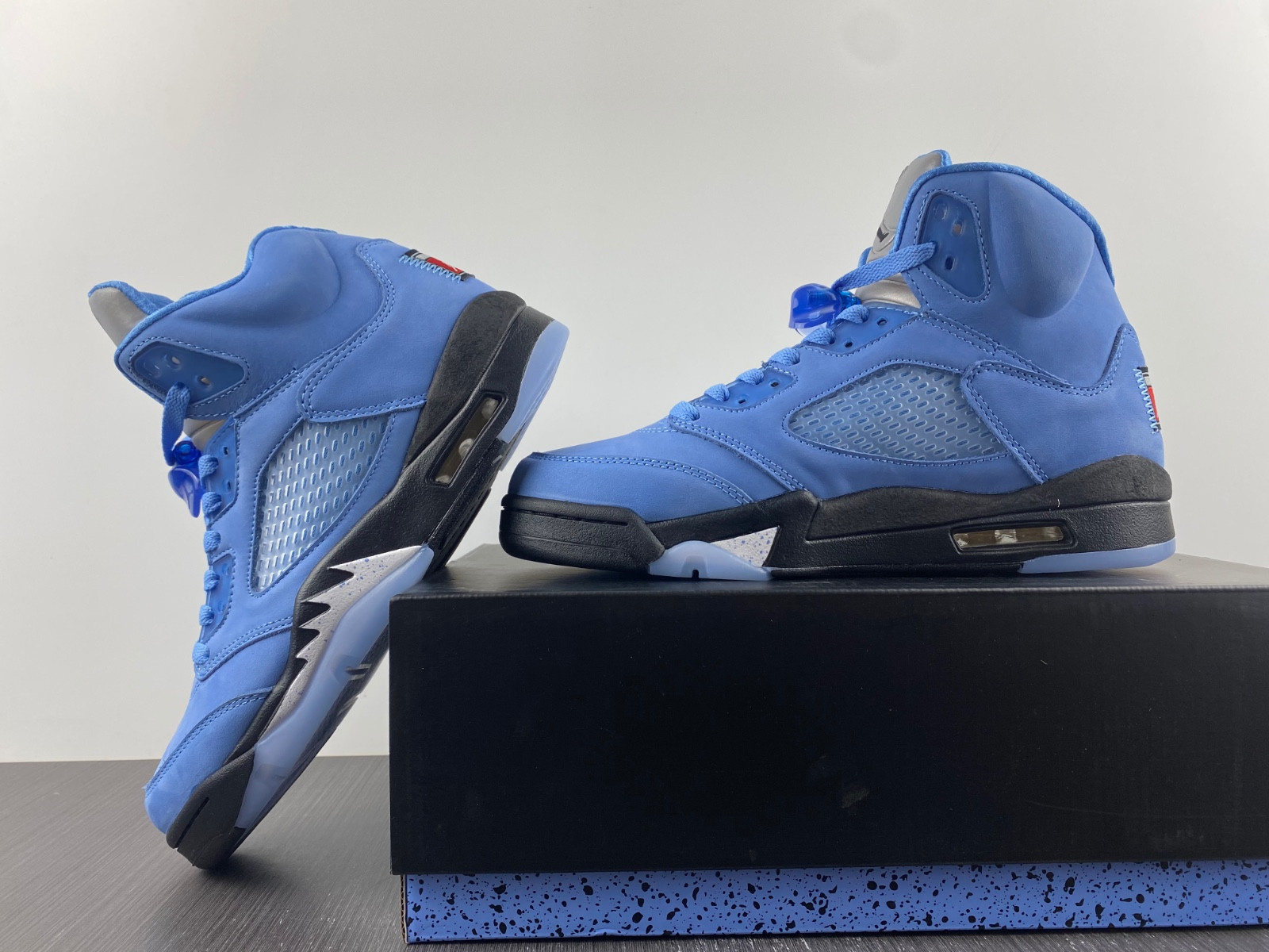 Air Jordan 5 “UNC” DV1310-401