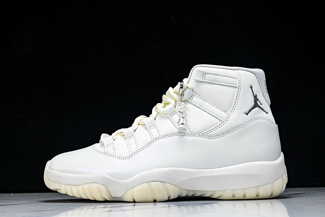 Air Jordan 11 “Pearl” AR0715-11O