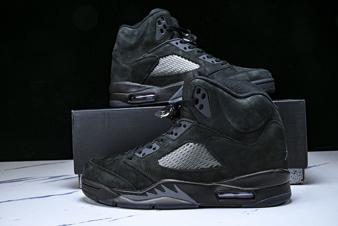 Air Jordan 5 Retro "Black Cat" FZ2239-001