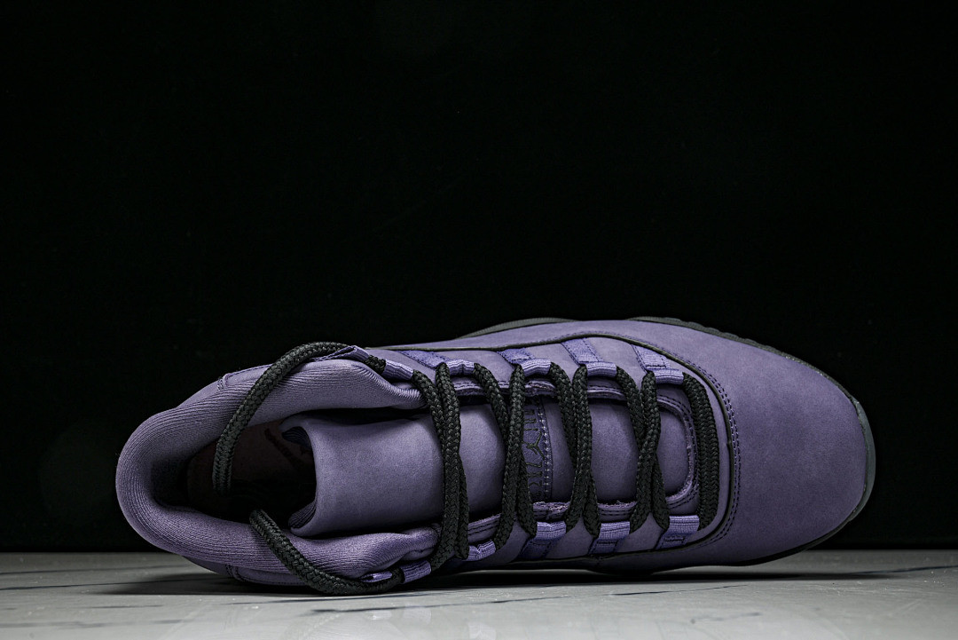 Air Jordan 11 “Las Vegas” IO8961-553