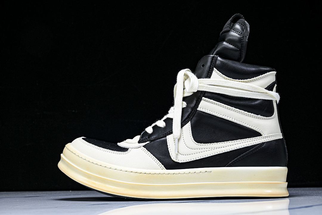 RO Sneakers
