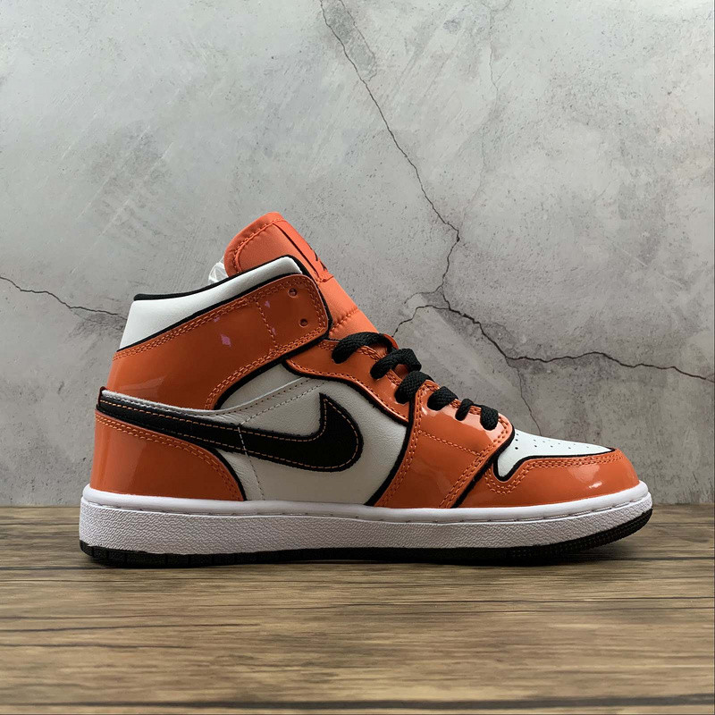 Air Jordan 1 Mid “Turf Orange” DD6834-802