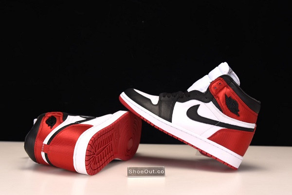 Air Jordan 1 Retro High “Satin Black Toe” CD0461-016