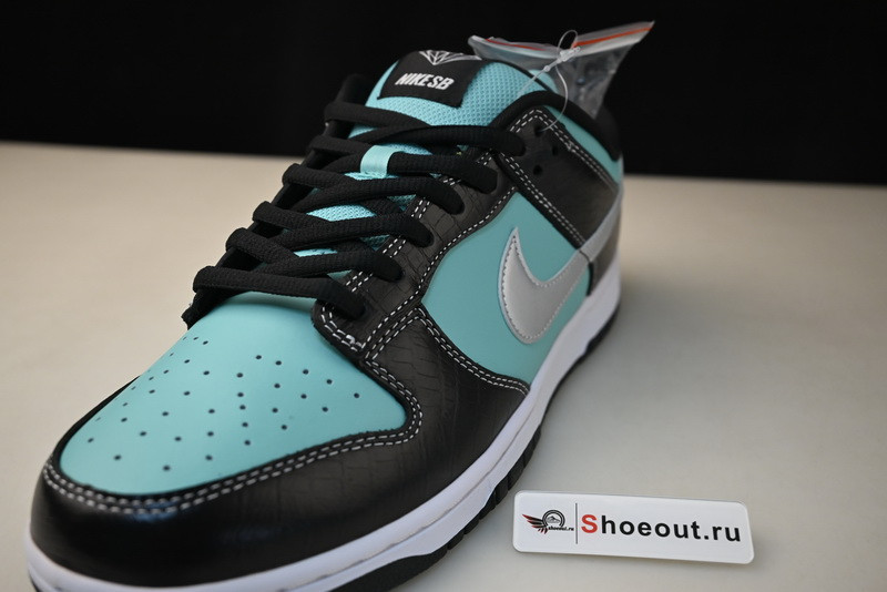 Diamond Supply Co. x Dunk Low Pro SB 