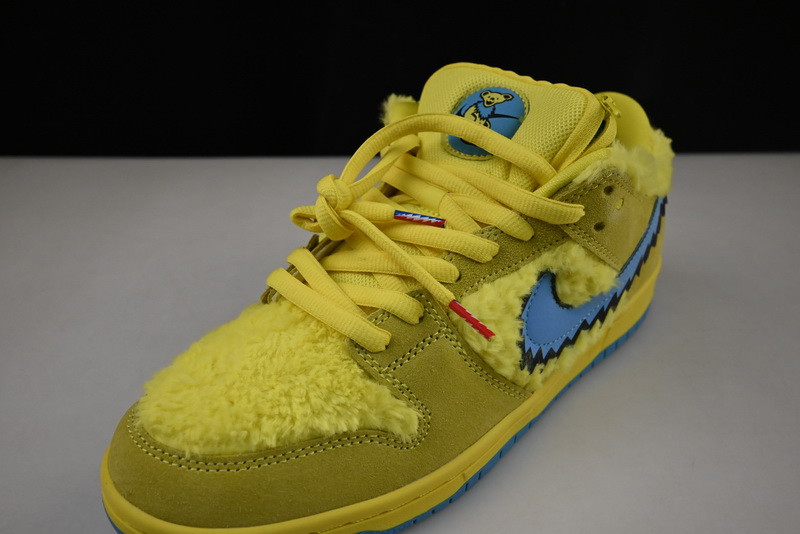 Grateful Dead x Nike SB Dunk Low 