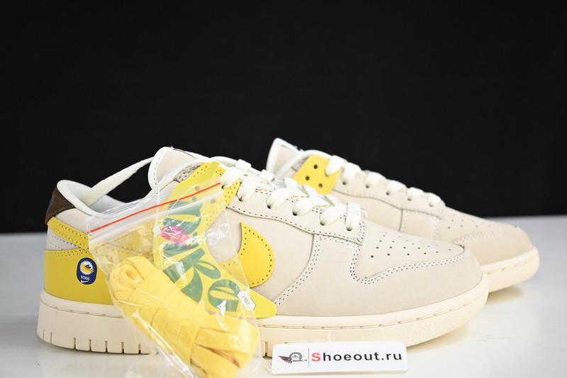 Nike Dunk Low “Banana” DR5487-100
