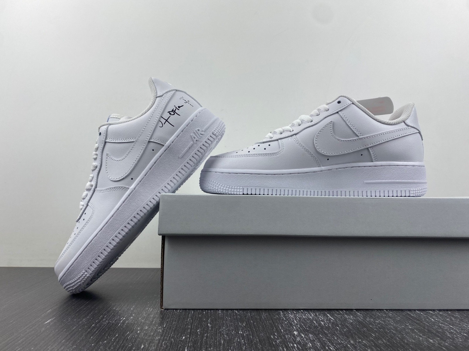 Travis Scott x Nike Air Force 1 Low “Utopia” CW2288-111