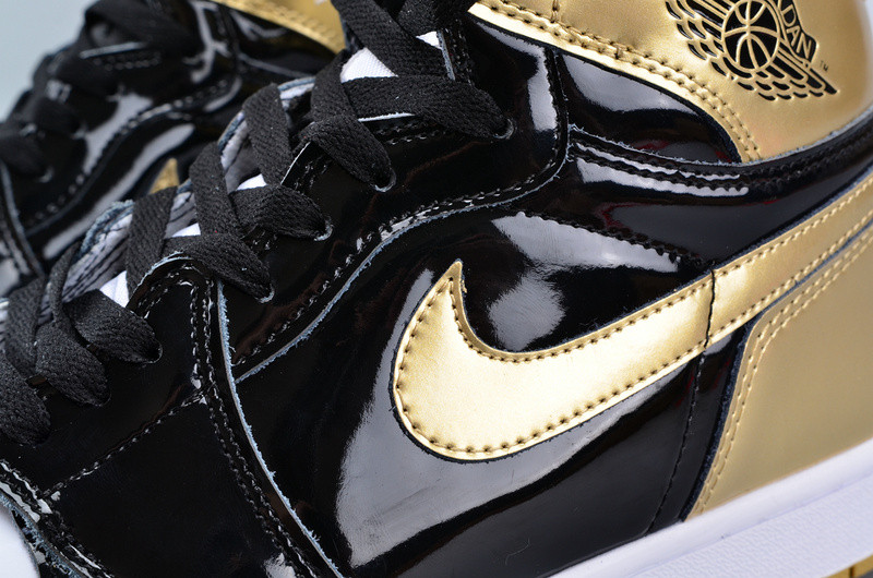 Air Jordan 1 Retro High OG NRG ComplexCon “Top 3 Gold” 861428-001