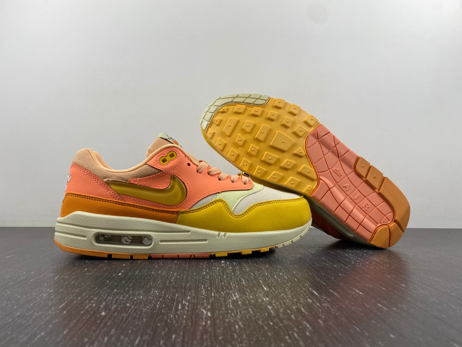 Nike Air Max 1 Puerto Rico “Orange Frost” FD6955-800