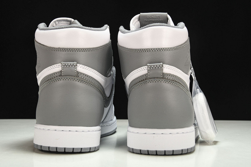 Air Jordan 1 High OG “Stealth” 555088-037