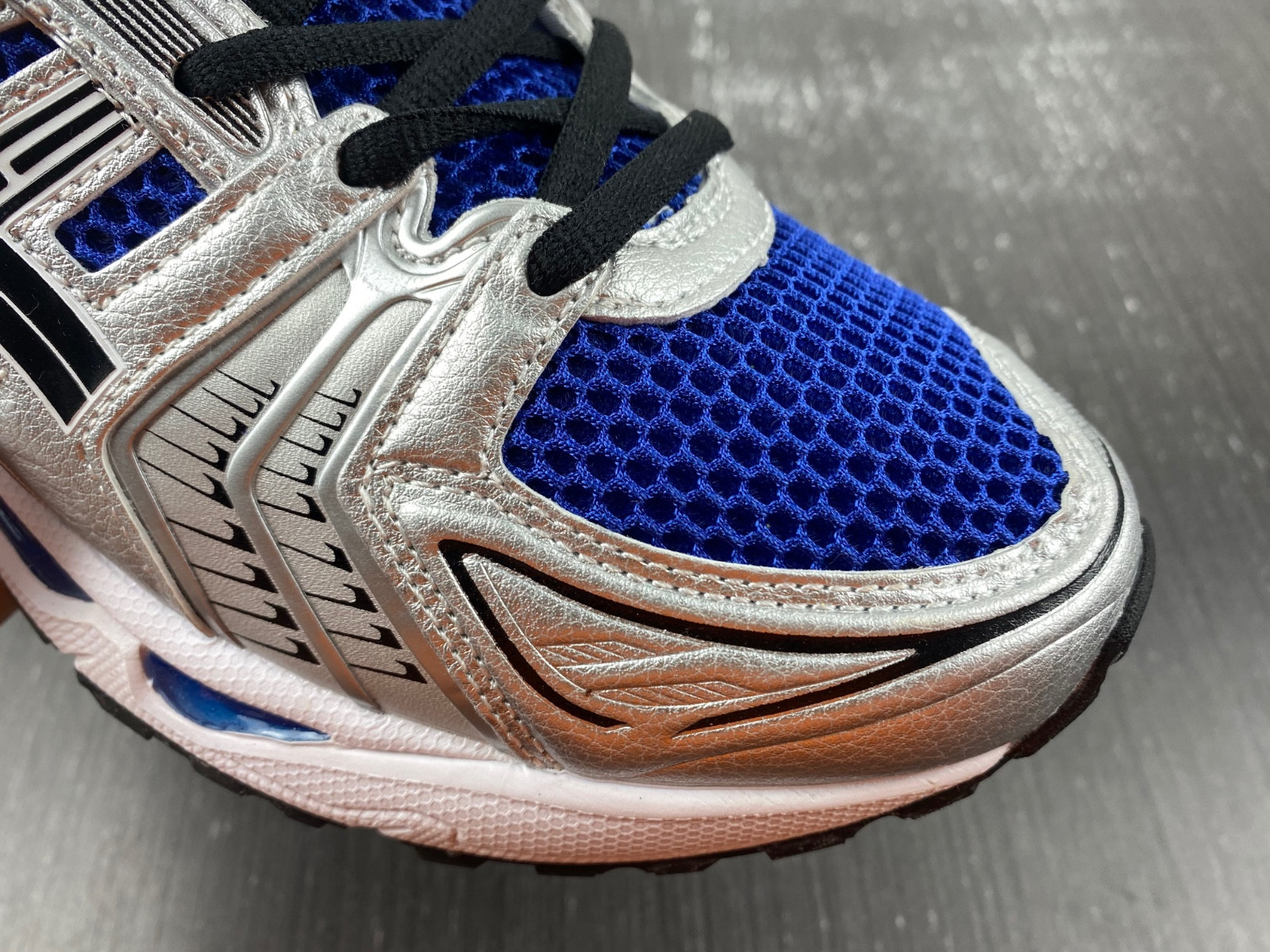 As*ic*s gel-kayano 14  1201a019-401