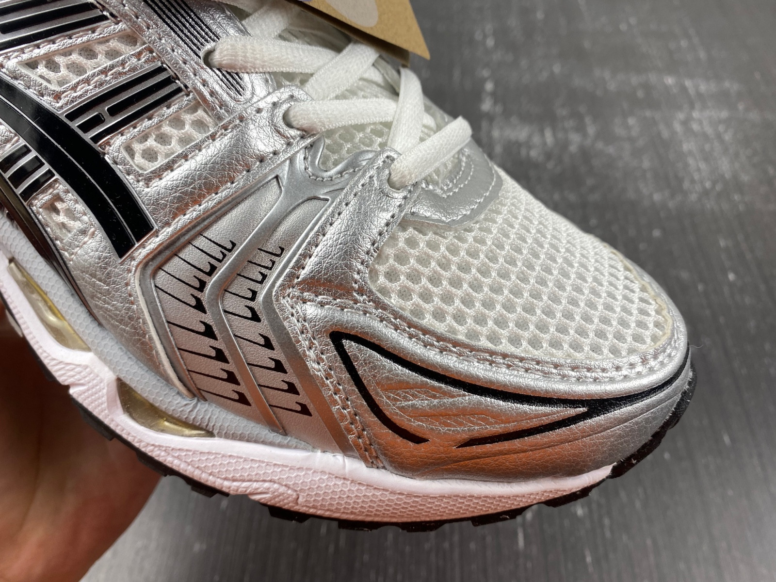 As*ic*s gel-kayano 14  1201a019-102