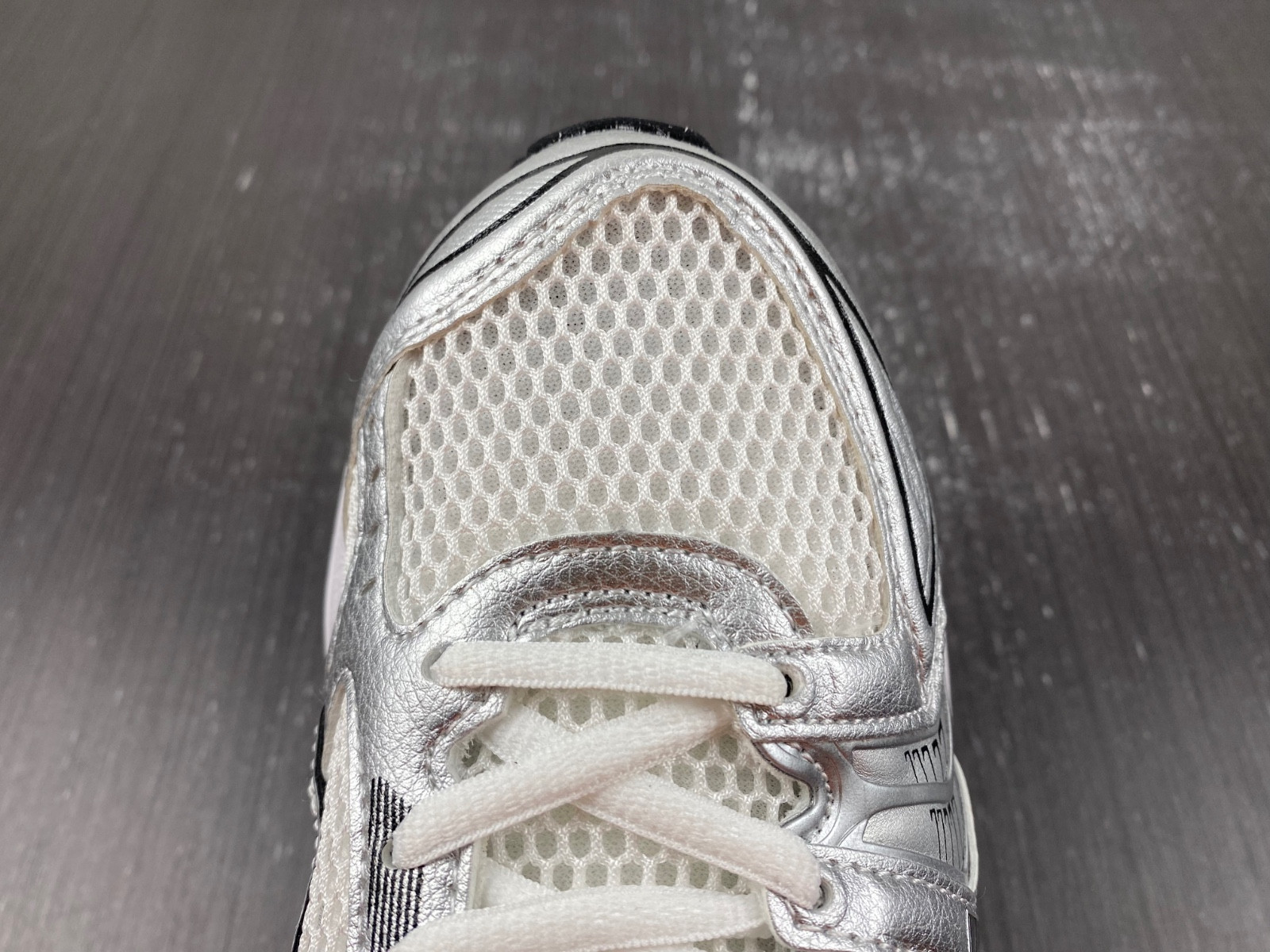 As*ic*s gel-kayano 14  1201a019-102