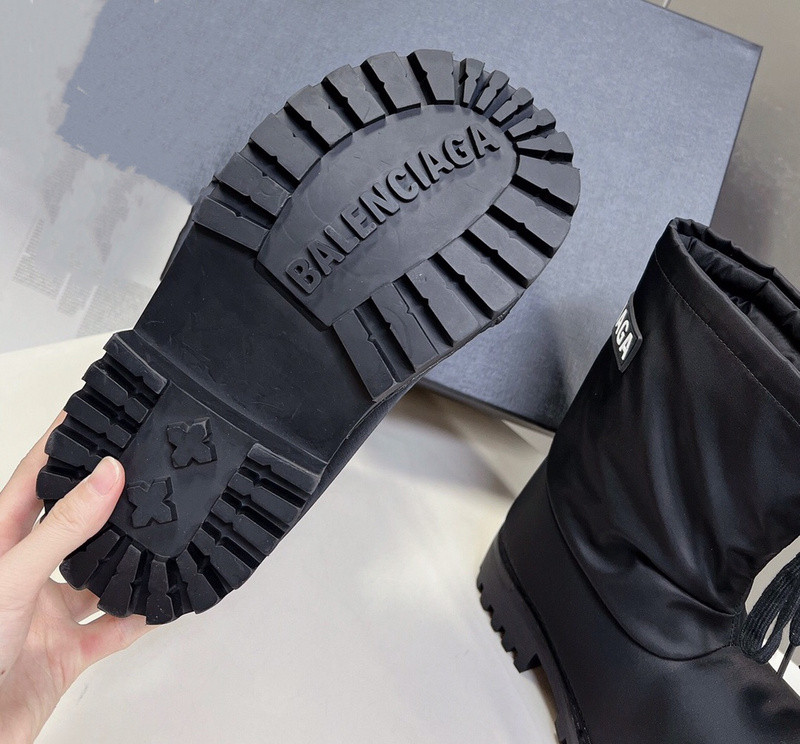 Ba*len*cia*ga boots