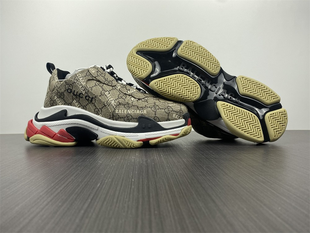 Ba*len*cia*ga triple s x gc