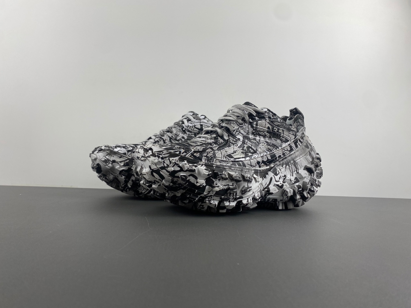 Ba*len*cia*ga 685613-w2rg1 9010