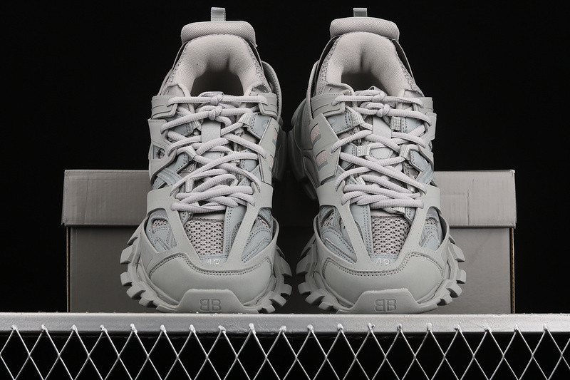 Ba*len*cia*ga track w2la13253