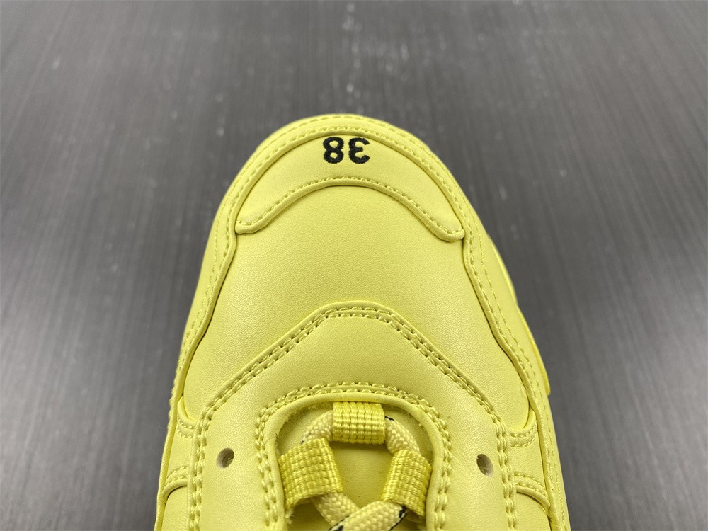 Ba*len*cia*ga triple s  524039 w1fb5 2308 33