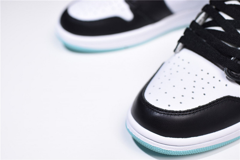 Air Jordan 1 High OG “Igloo” 861428-100