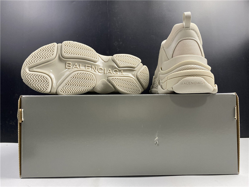 BLCG Triple S 536737-W2FW1-9709