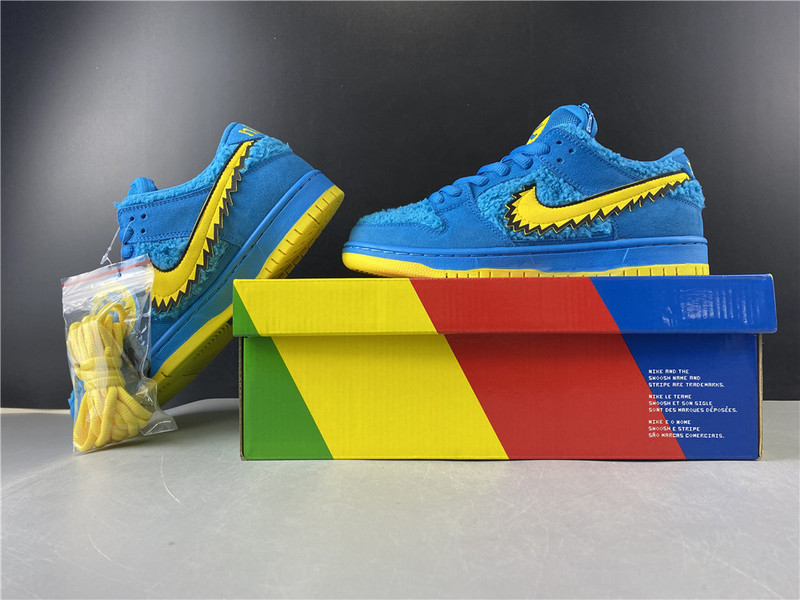 Grateful Dead x Nike SB Dunk Low 