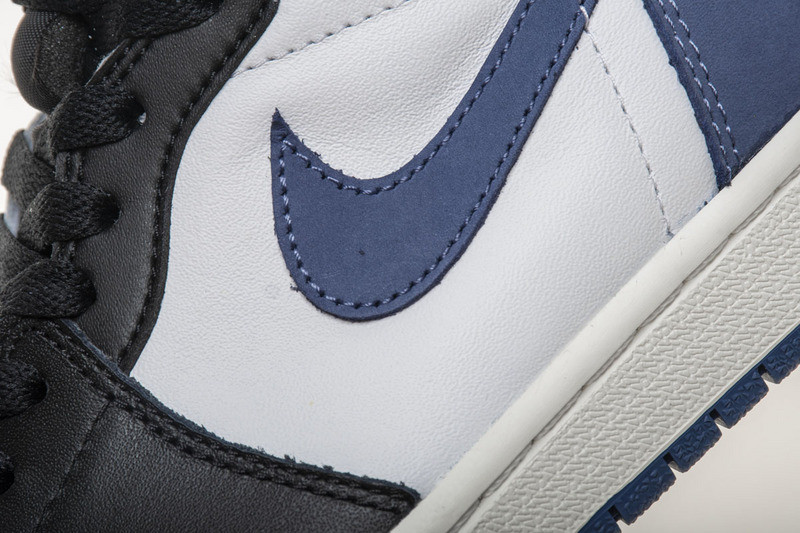 Air Jordan 1 Retro High OG “Blue Moon” 555088-115