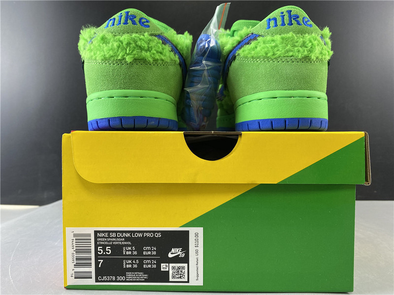 Grateful Dead x Nike SB Dunk Low 