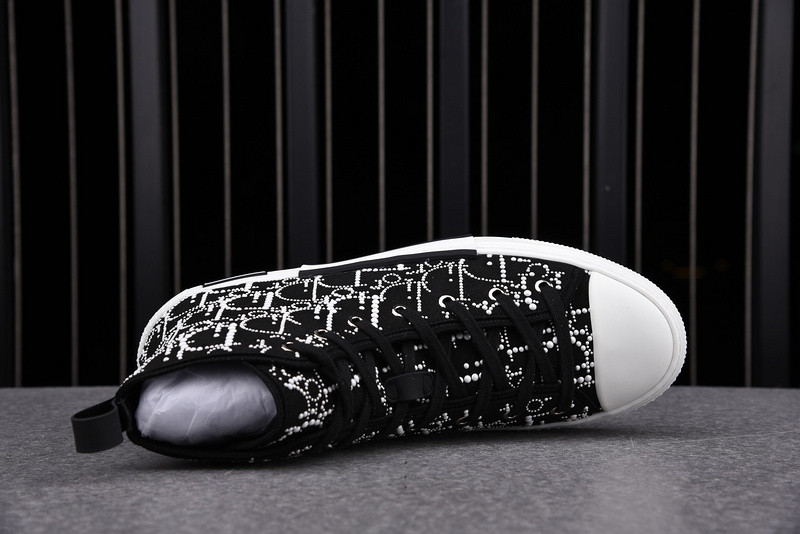 DR B23 High Top Sneaker