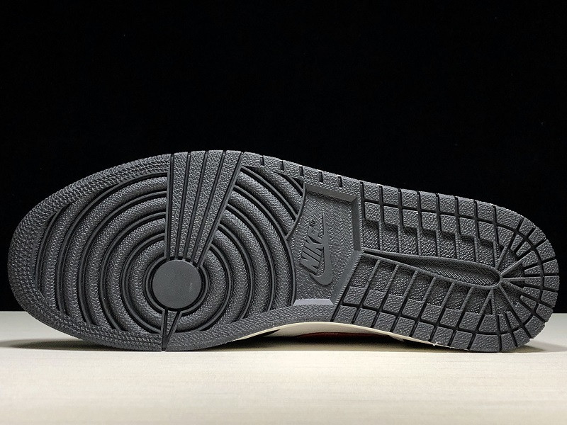 Air Jordan 1 Retro High OG “Gym Red” 555088-061