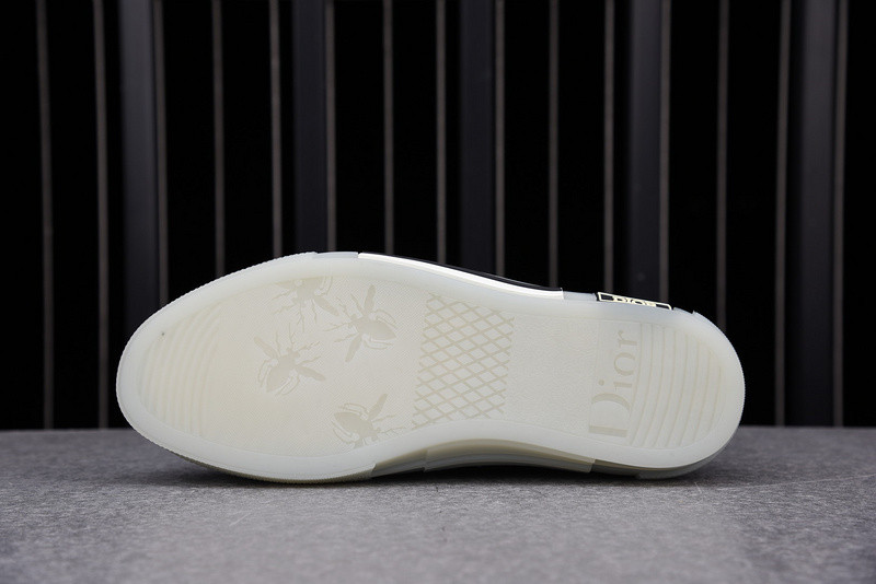 DR B23 High Top Sneaker