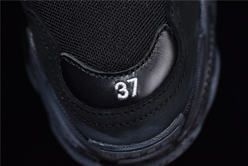 BLCG Triple S Clear Sole Black 541624 W0901 1000