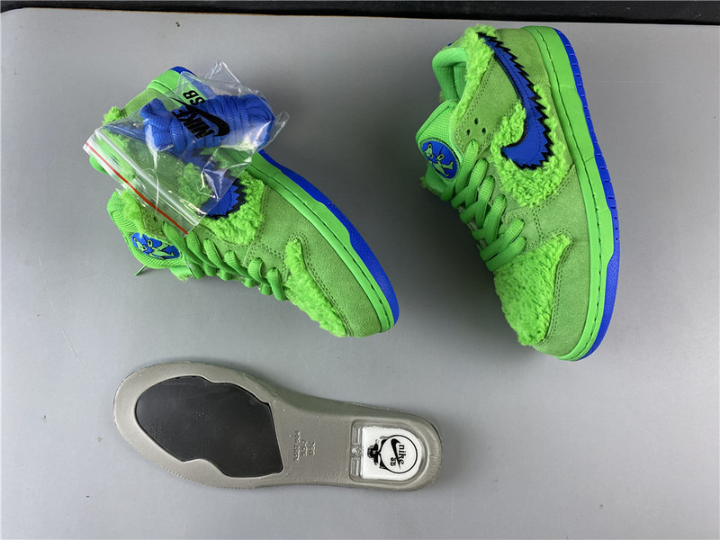 Grateful Dead x Nike SB Dunk Low 