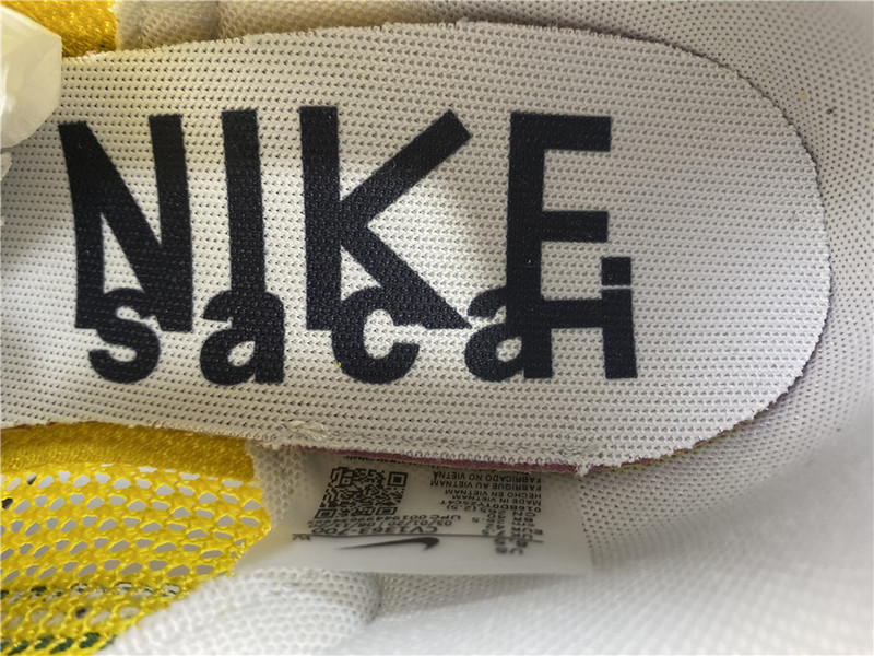 Nike Vaporwaffle sacai Tour Yellow CV1363-700