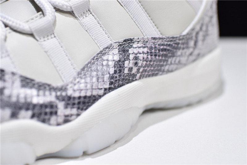 Air Jordan 11 Low SE Snake Light Bone CD6846-002
