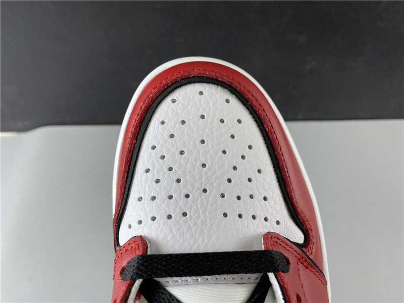 Air Jordan 1 High OG “Bloodline 2.0” 555088-129