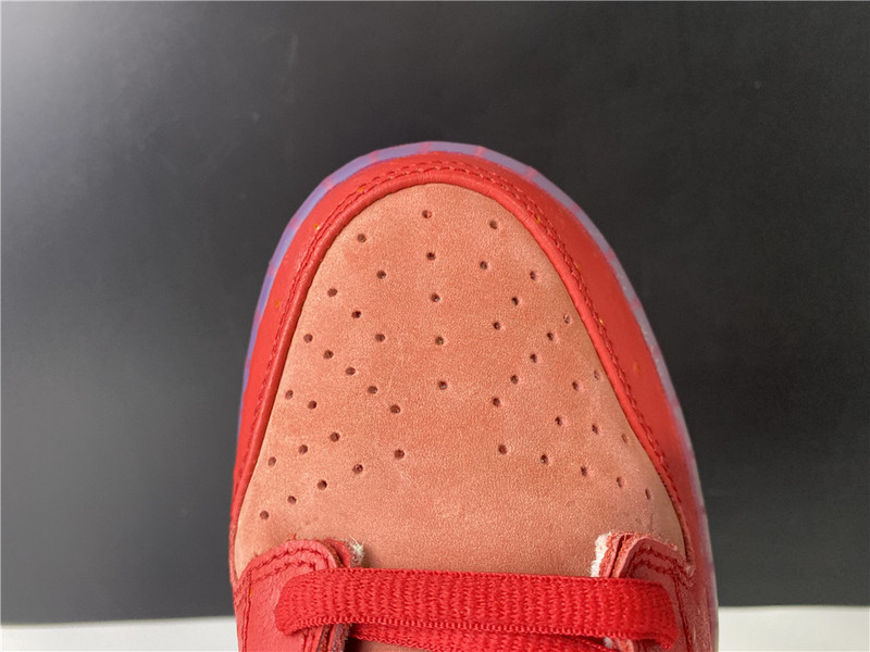 Nike SB Dunk High “Strawberry Cough” CW7093-600