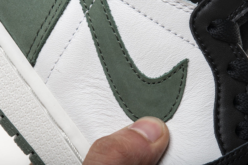 Air Jordan 1 Retro High OG “Clay Green” 555088-135