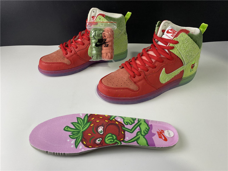 Nike SB Dunk High “Strawberry Cough” CW7093-600