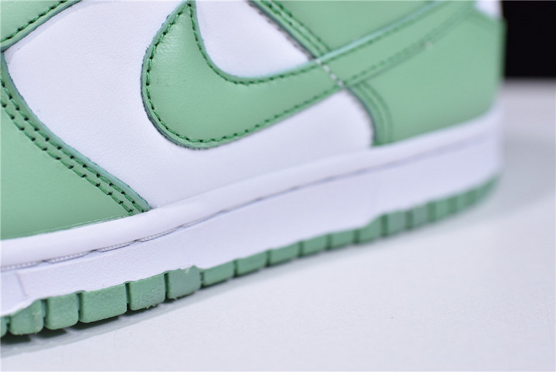 Nike SB Dunk Low Green Tender Powder CU1726-188