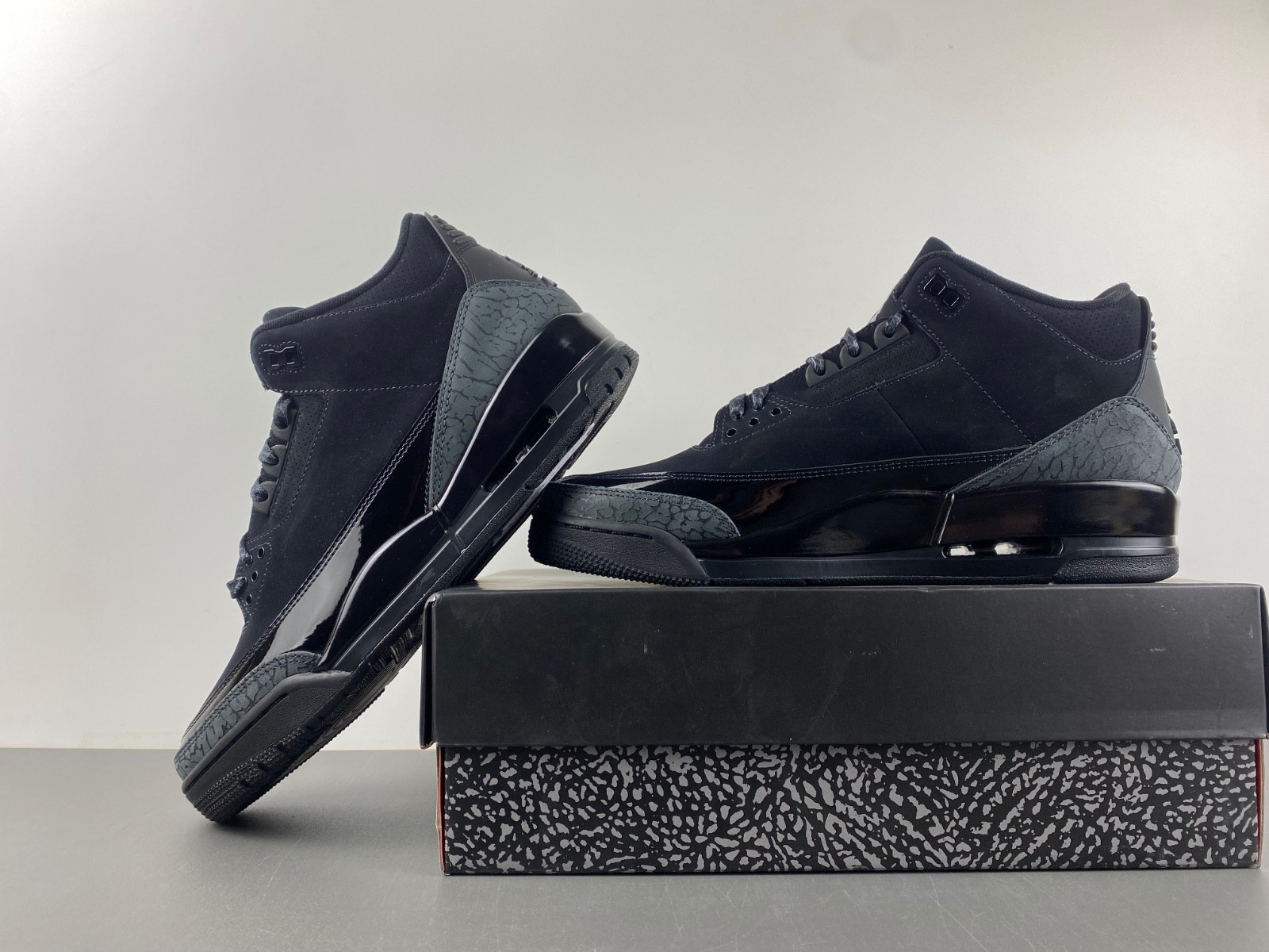 Air Jordan 3 Black Cat 9246-001