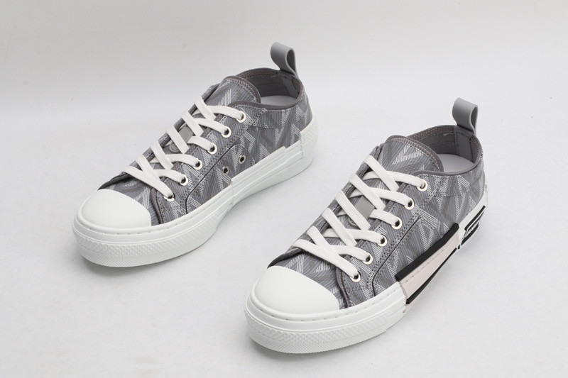 DR B23 High Top Sneaker