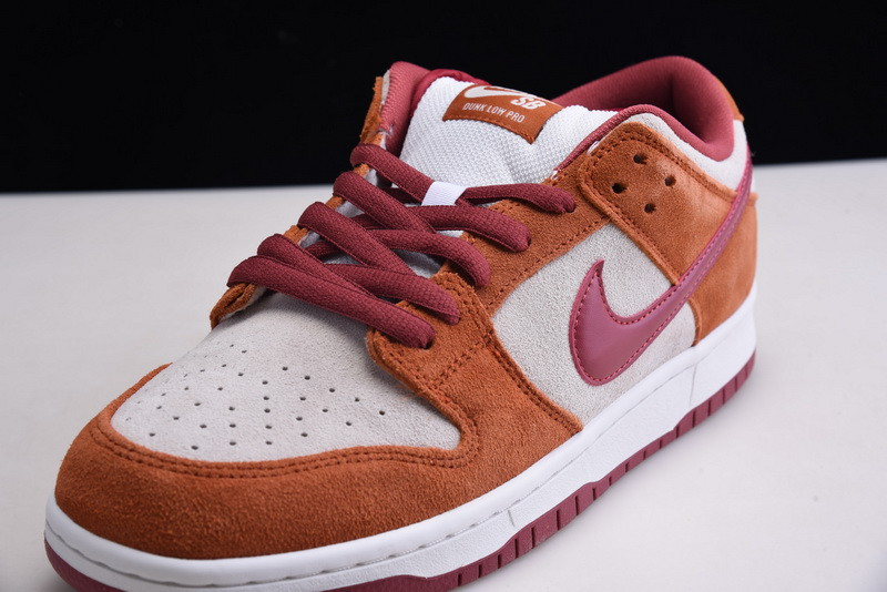 Dunk Low Pro SB 