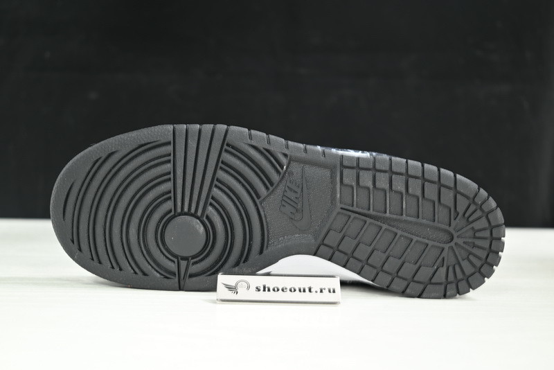 Nike Dunk Low WMNS “Black Paisley” DH4401-100