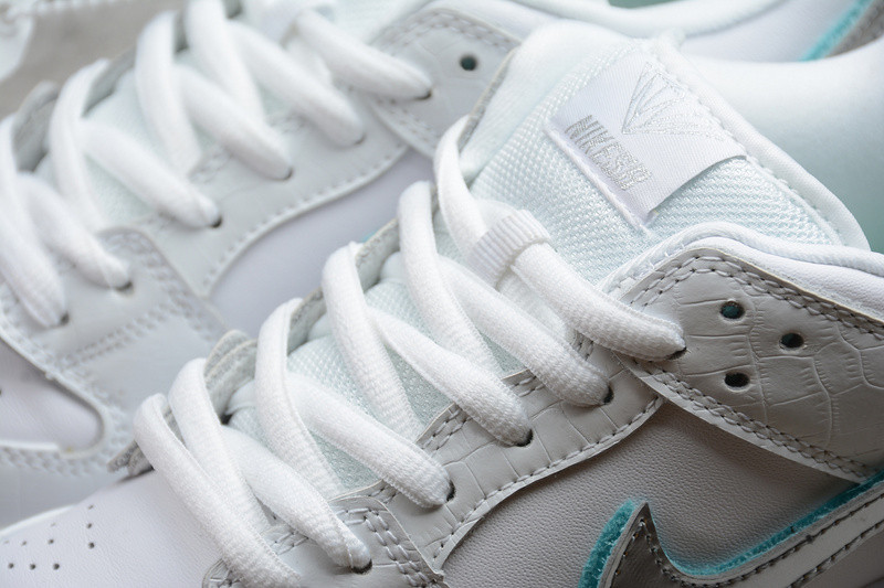 Diamond x Nike SB Dunk Low BV1310-100