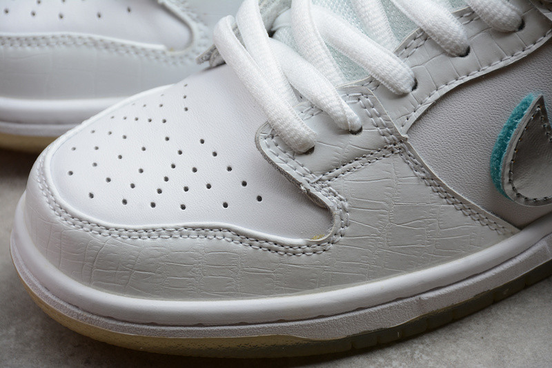 Diamond x Nike SB Dunk Low BV1310-100