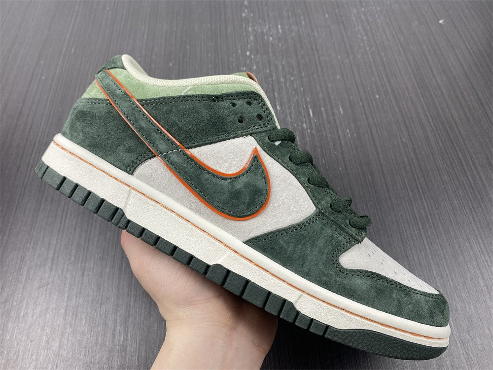Otomo Katsuhiro x Nike SB Dunk Low Steamboy OST LF0039-007