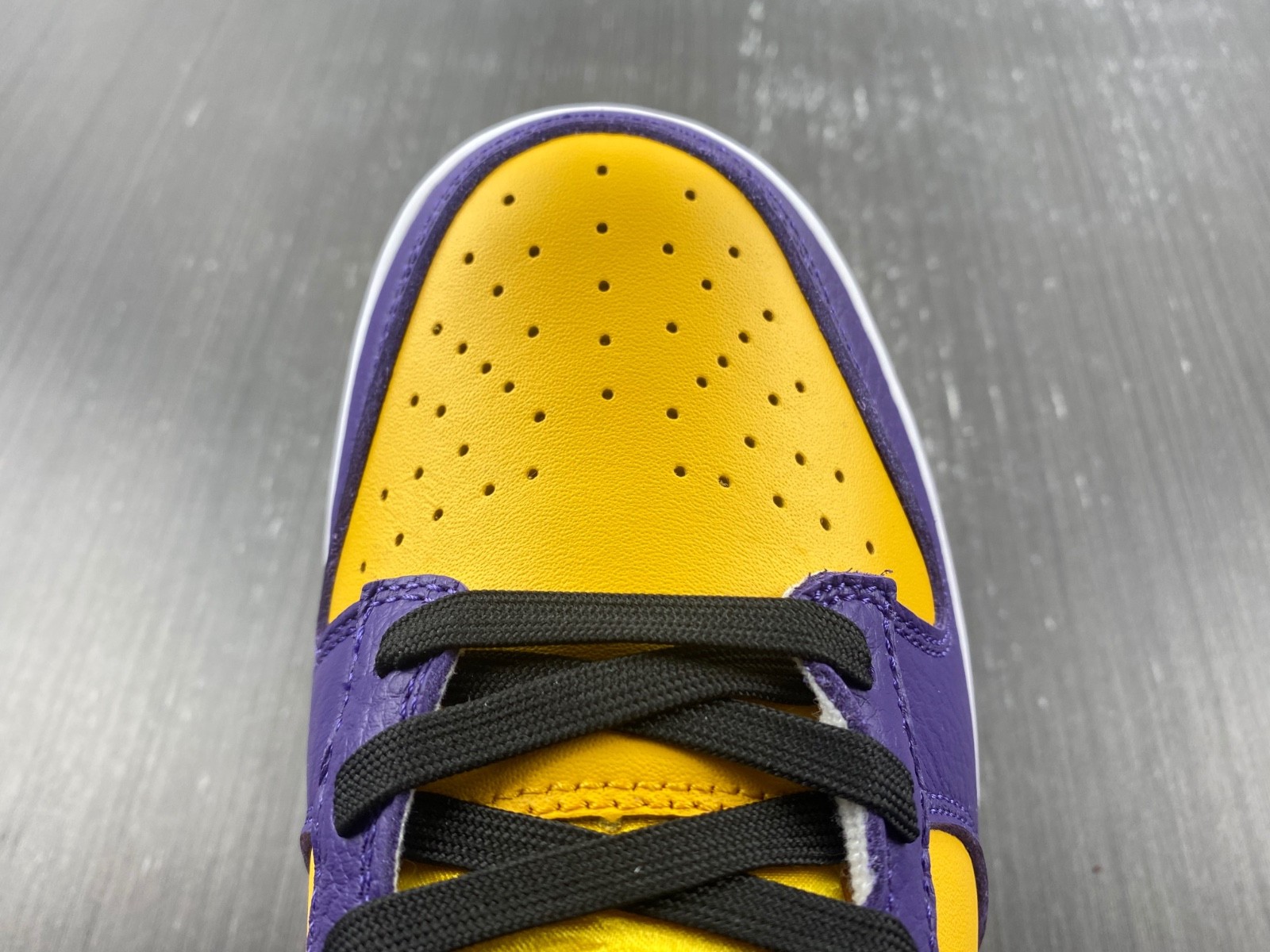 Nike Dunk Low “Lisa Leslie” DO9581-500