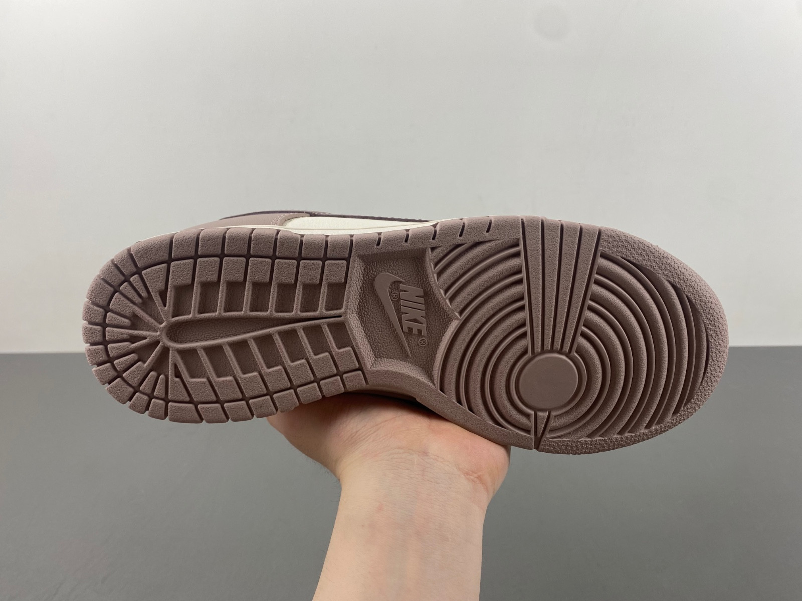 Nike Dunk Low “Diffused Taupe” DD1503-125