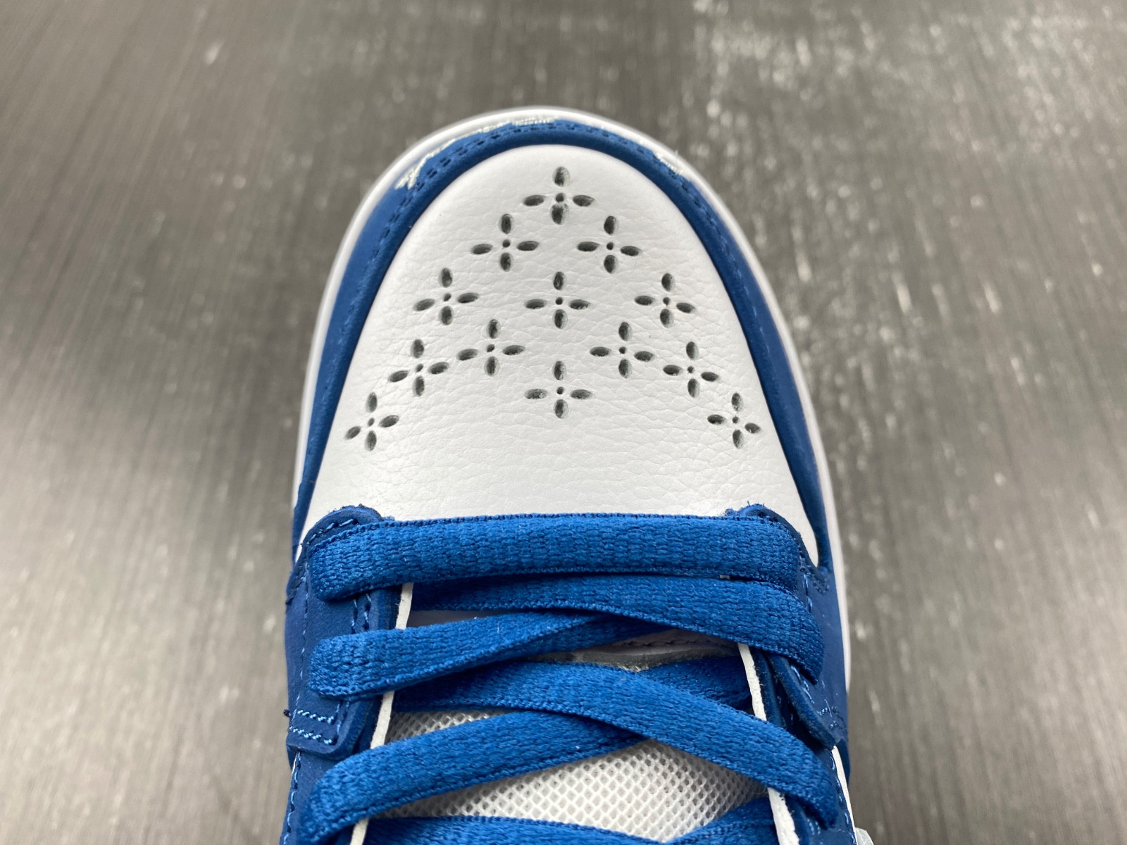 Born x Raised x Nike SB Dunk Low FN7819-400