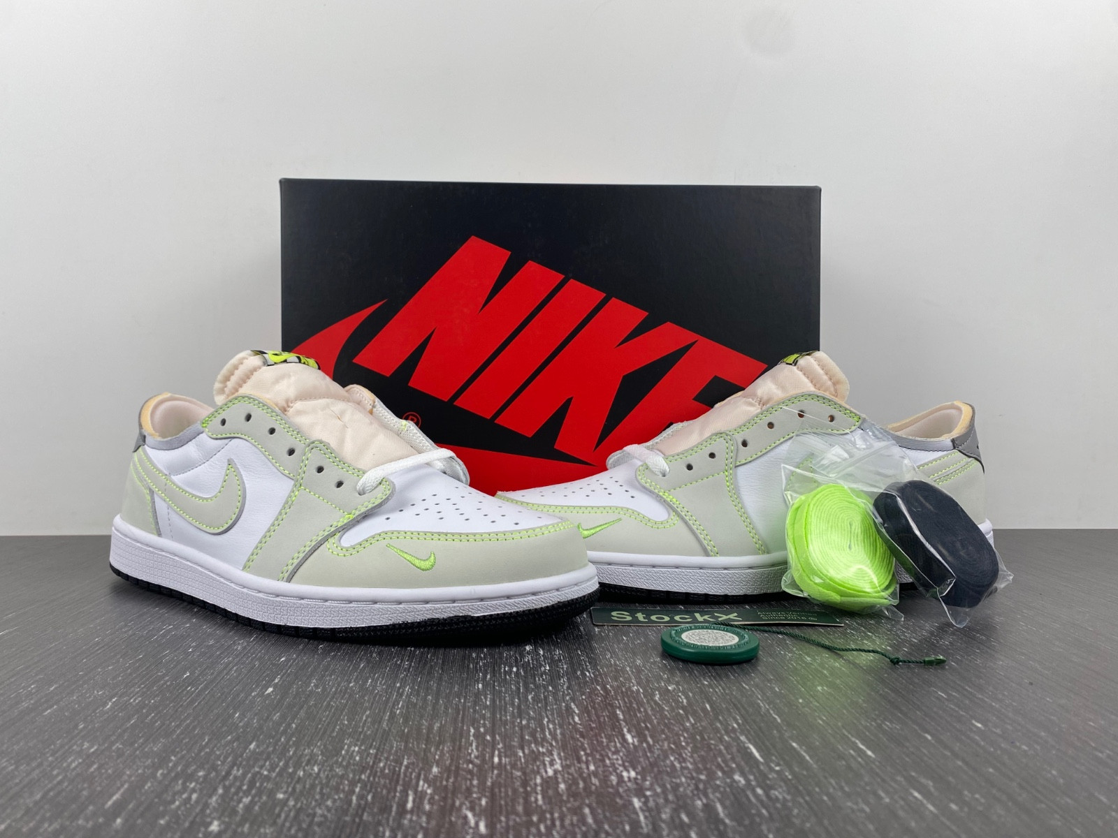 Jordan 1 Retro Low White Ghost Green Black  DM7837-103